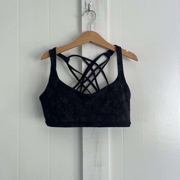 Lululemon Sports Bra size 6 - Picture 1 of 3